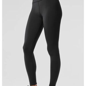 ALO Yoga 7/8 black leggings